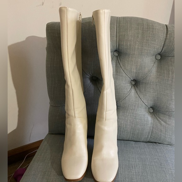 Womens knee high boots size 6 wore once - Picture 2 of 4